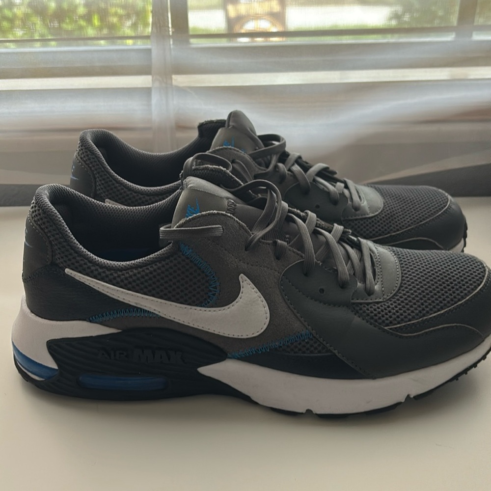 Nike Air Max Excee WORN ONCE